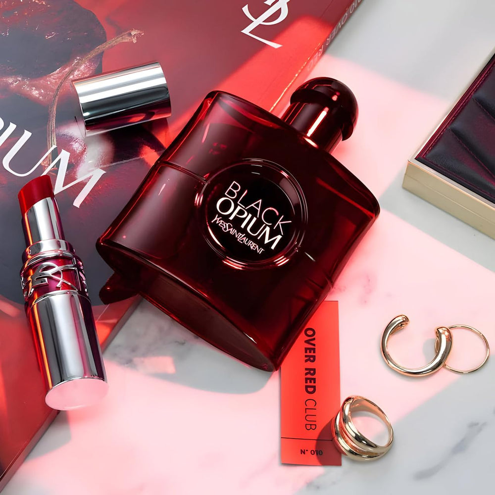 Notas de vainilla, té negro y mandarina en Black Opium Over Red