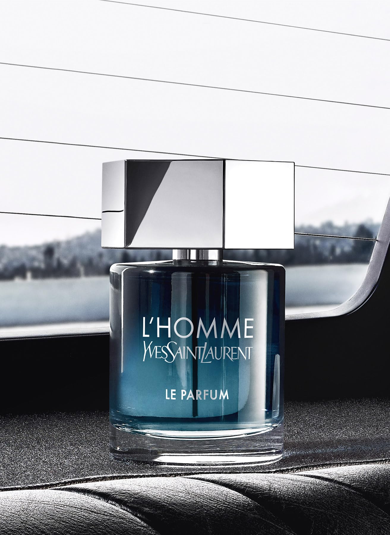 caja elegante L'Homme Le Parfum EDP que sugiere regalo sofisticado.