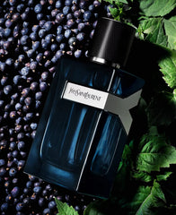 Yves Saint Laurent Y Eau de Parfum Intense en ambiente, ideal para uso diario.