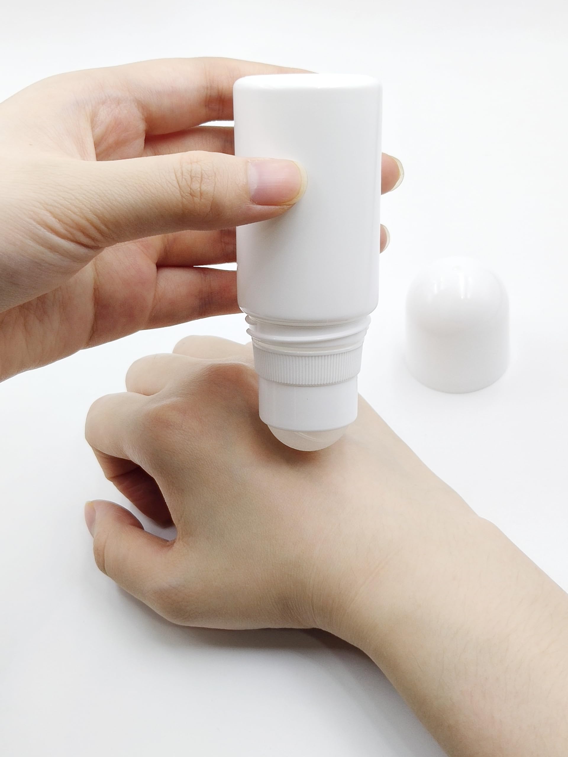 YYNGJCK roll-on portátil 50 ml: excelente para llevar en bolso o mochila.