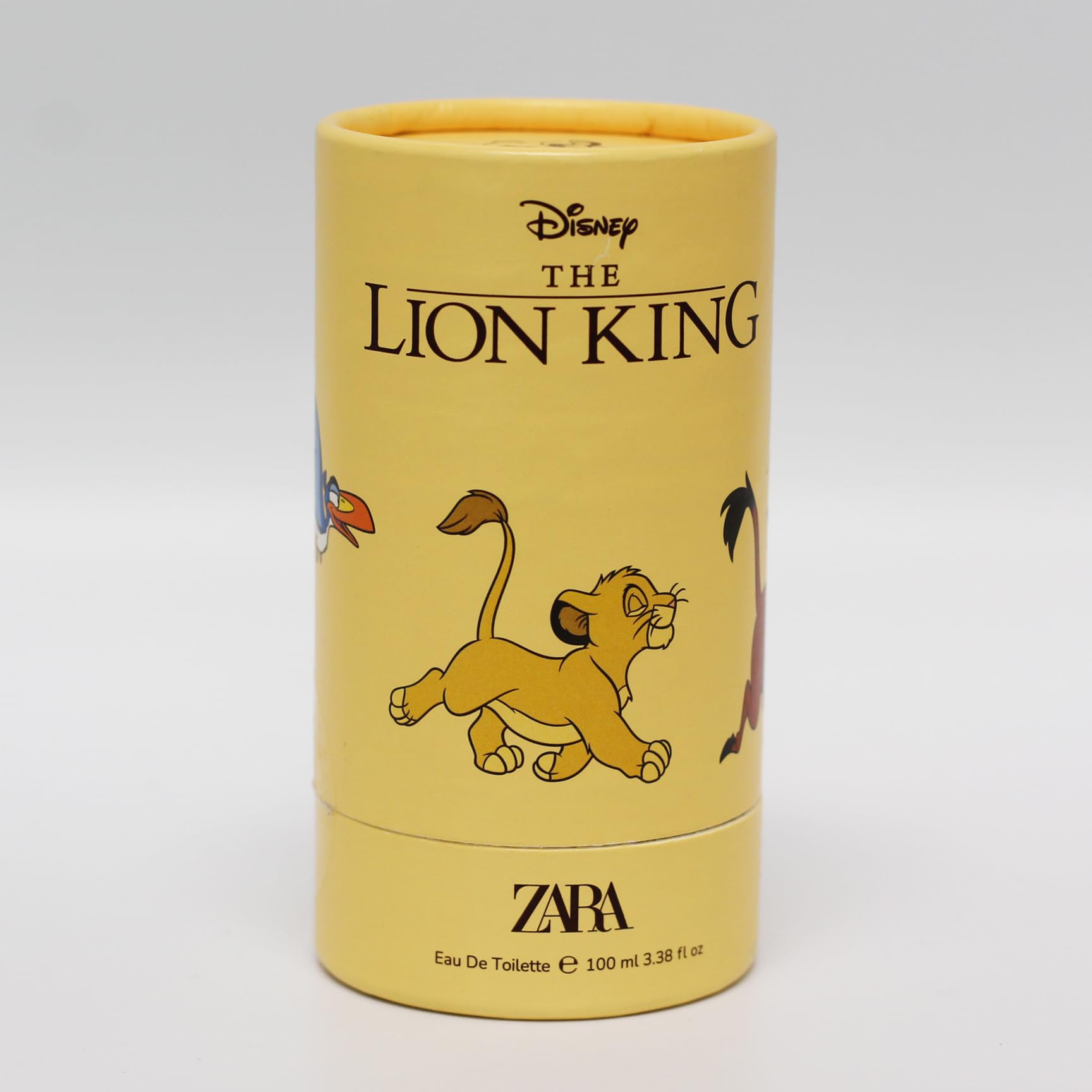 Diseño de empaque Zara The Lion King para colección infantil segura.