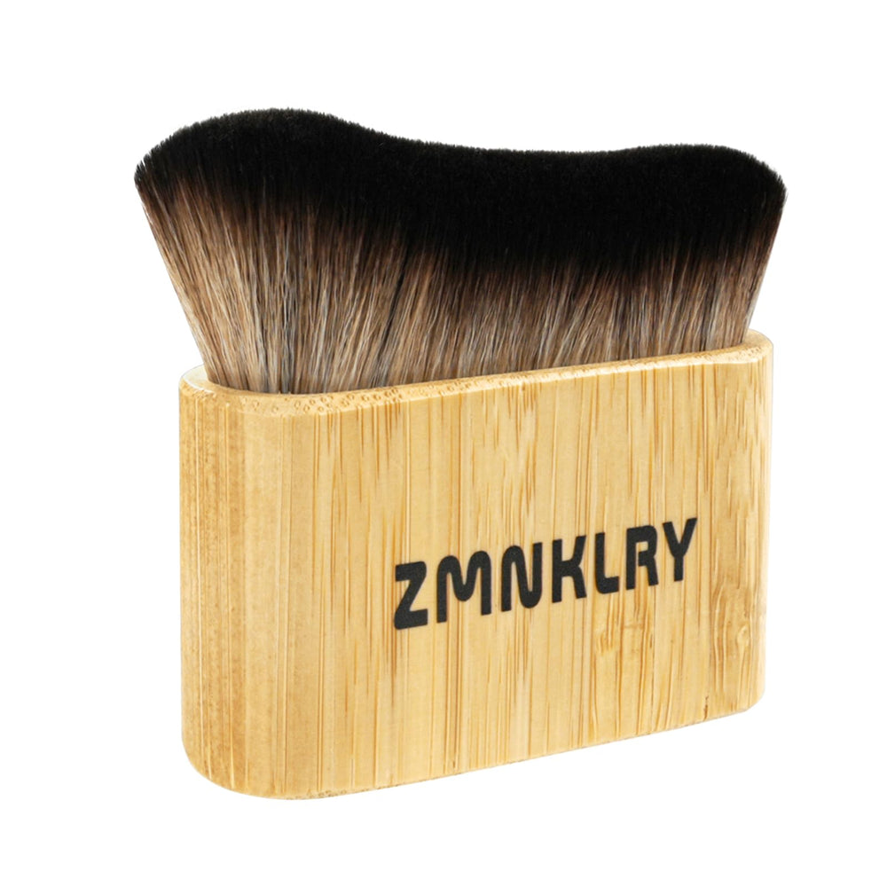 Pincel Kabuki zmnklry para bronceador corporal, aplicación uniforme y suave.