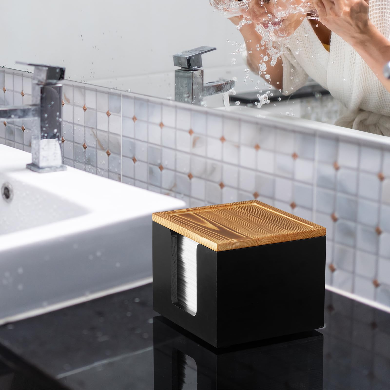 Uso versátil en baño y tocador con ZMZKKLL porta toallas faciales.